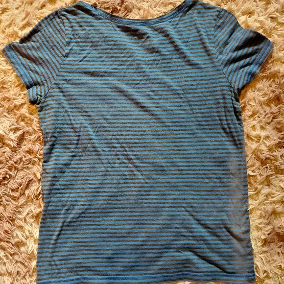 Charlotte Russe Blue and Gray Striped Tee - Picture 3 of 4
